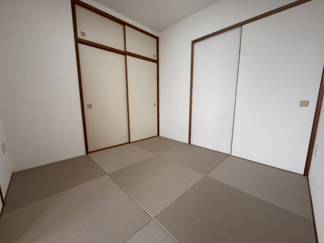 アンピール千早駅南の和室|柔らかい畳の敷かれた和室は、お子様とゆっくりくつろげるお昼寝スペース♪