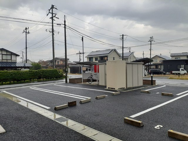 グランディスＣの駐車場