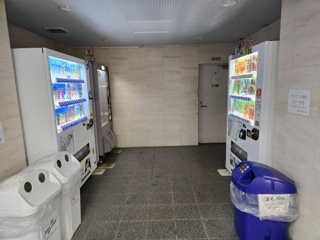 コアマンション下大利ネクステージのその他共用部分|外出せずに手軽に飲み物が買えるため、非常に便利です☆