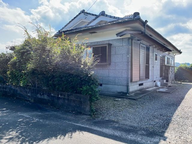 北諸県郡三股町大字餅原の中古一戸建の外観