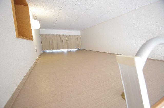 【その他】 | レオパレスＵ　Ｍ　Ｅ | 居室は約6畳、ロフトは約4畳です♪
