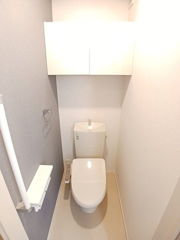 【トイレ】 | ヒカルサ仰木の里Ⅰ | 落ち着いた色調のトイレです