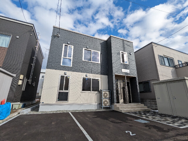 札幌市西区八軒九条東２丁目のアパート