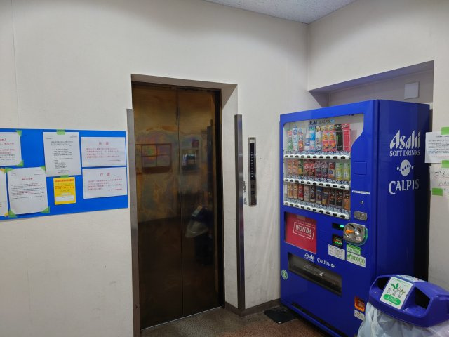 ロイヤル石川町のロビー|建物の内部です