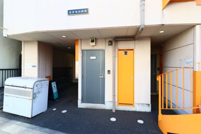 【エントランス】 | エクセル向島 | 落ち着いたエントランスです