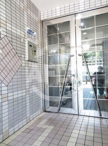ロイヤルハイム下寺のエントランス|ロイヤルハイム下寺　エントランス