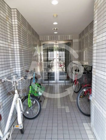 ロイヤルハイム下寺のロビー|ロイヤルハイム下寺　ロビー