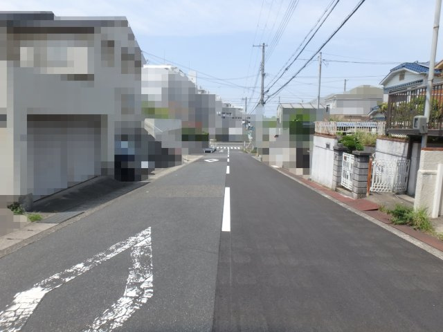 東落合３丁目土地　の前面道路含む現地写真|南東側道路幅員：約8.1ｍ