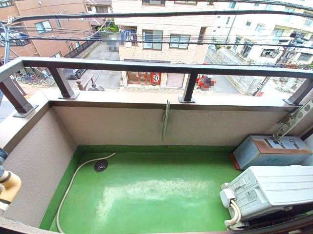 【バルコニー】 | シャインハイム伊藤 | 暖かな日差しのふりそそぐバルコニー