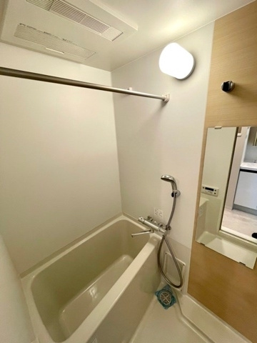 【浴室】 | 新品家具付きマンション蒲田10(KaGood東京) | 落ち着いた空間のお風呂です