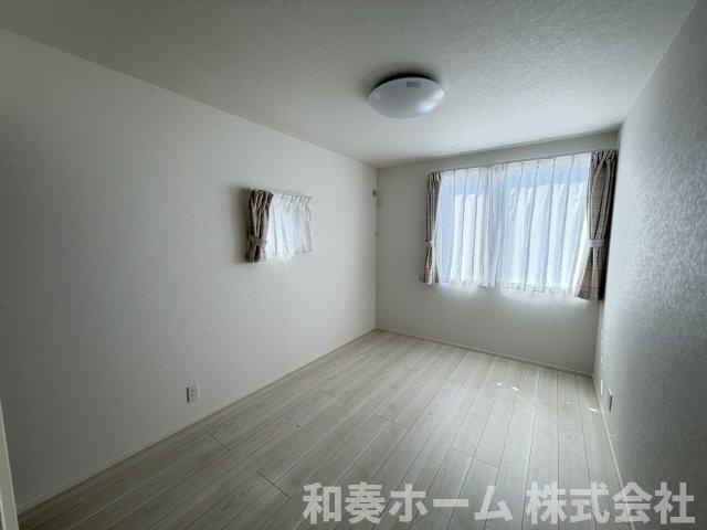 徳島市上吉野建売③　オール電化住宅の洋室