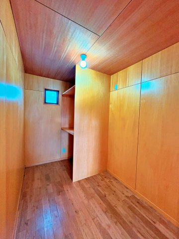 《若葉駅徒歩10分》鶴ヶ島市富士見2丁目　中古戸建の収納|WIC3帖