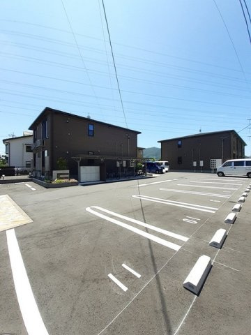 アメニティプレイス　Ⅰの駐車場|カースペースがあります