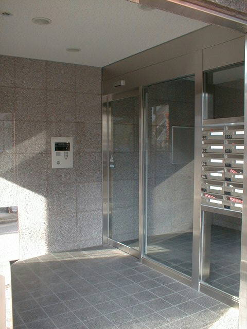 ラフィナートMのエントランス|建物の内部です