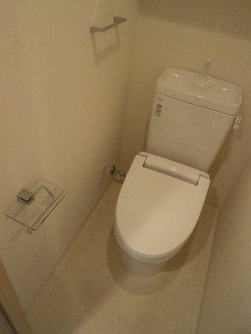 フュージョナル本所アーリアのトイレ|ゆったりとした空間のトイレです