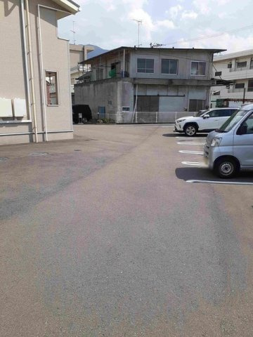 セントラル　ビオーラＡの駐車場|カースペースがあります