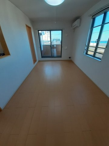 ウージーの内装|きれいな内装です
