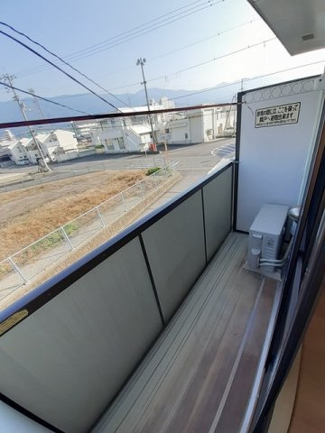 エテルノ・ネイブルのバルコニー|広々としたバルコニーです