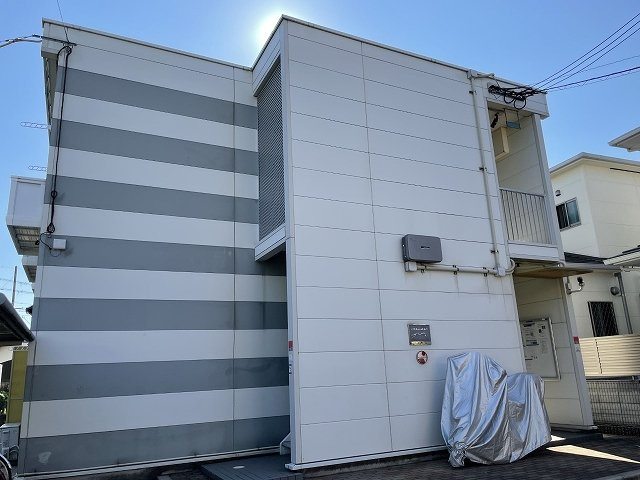 レオパレス芳山荘Ⅱの外観|外観は落ち着いています