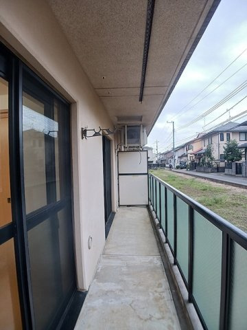 パレステージのバルコニー|暖かな日差しのふりそそぐバルコニー