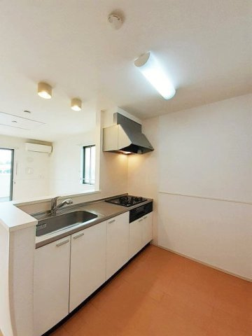 ルミナス・Ｍのキッチン|コンパクトなキッチンで掃除もラクラク