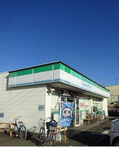 クレッシェの周辺|ファミリーマートまで130m