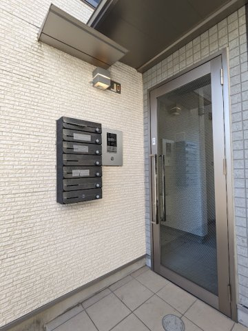 ハーモニーテラス草薙町Ⅱのエントランス|清潔なエントランスです