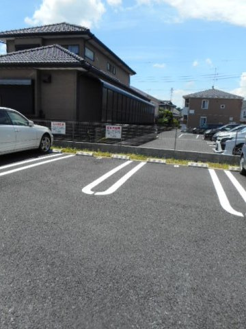 セレナーゼの駐車場|駐車場があります