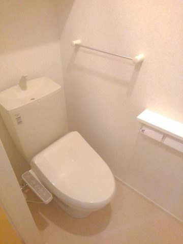 ポルト・クレアⅤのトイレ|落ち着いた色調のトイレです