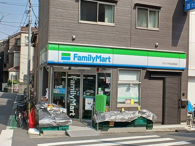 コーラル　グランの周辺|ファミリーマートまで137m