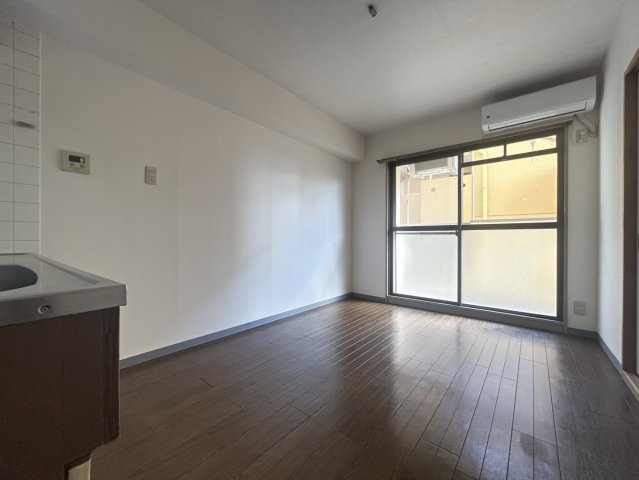 名古屋市天白区元八事４丁目の賃貸マンションの居間・リビング|使いやすいリビングです