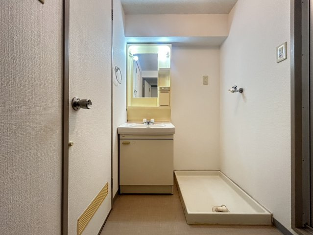 名古屋市天白区元八事４丁目の賃貸マンションの洗面所|忙しい朝には欠かせない洗面所です