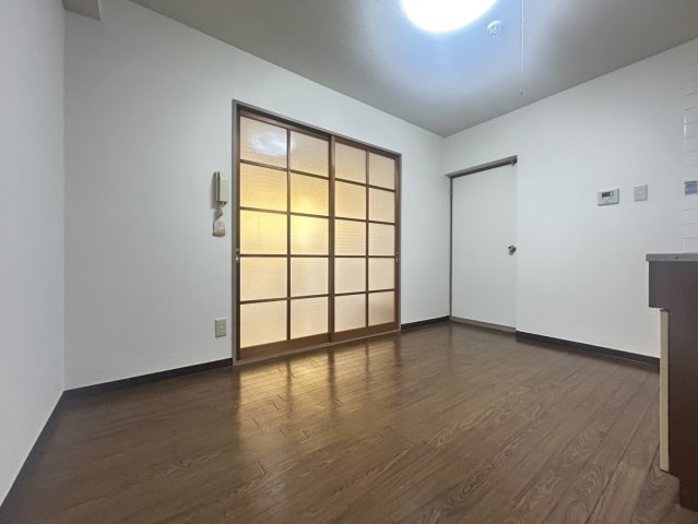 名古屋市天白区元八事４丁目の賃貸マンションの居間・リビング|ゆったりとしたリビングです