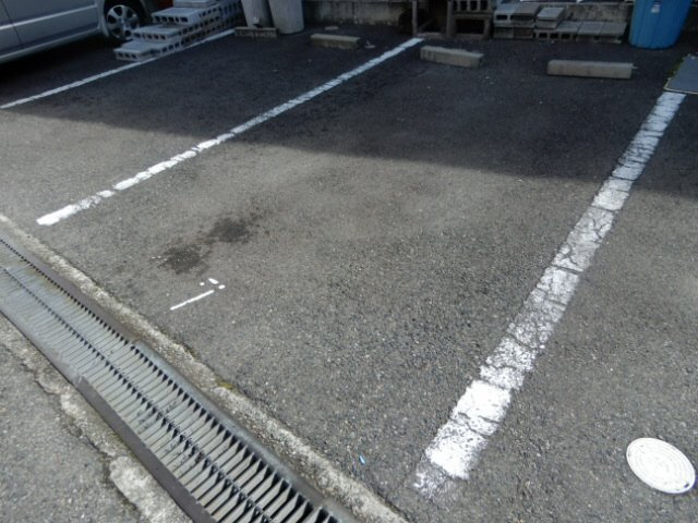 Ys石生の駐車場