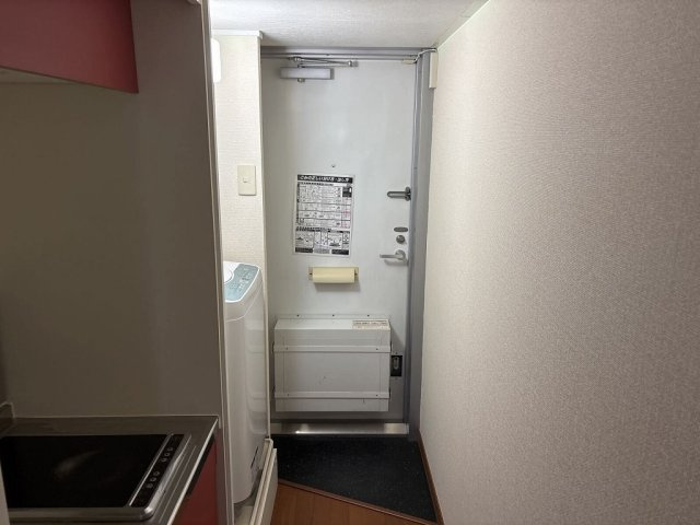 レオパレス中宗岡の玄関