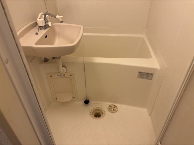 レオパレスブルーヴェールの浴室