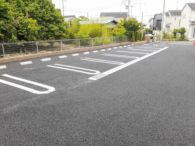 プルメリアⅡの駐車場