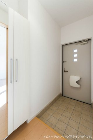 パーク　スクエアＢの玄関