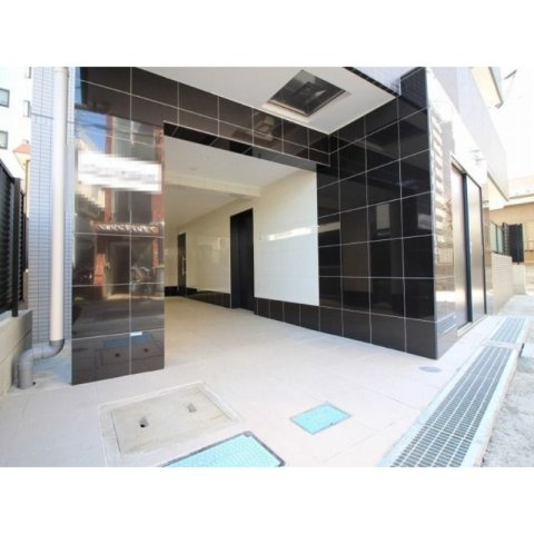 東久留米市東本町の賃貸マンションのエントランス