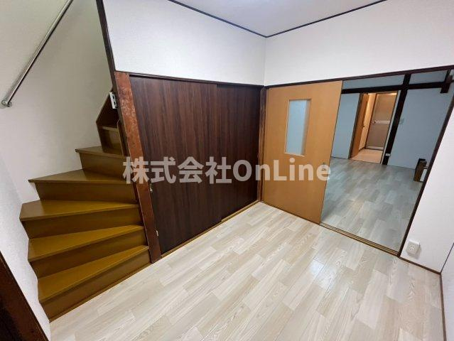 下小阪5丁目2階建貸家の洋室