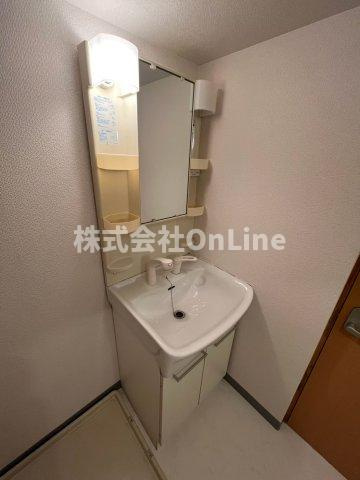 下小阪5丁目2階建貸家の独立洗面台