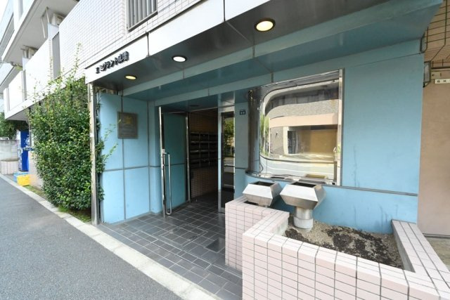 エミグラント成増のエントランス
