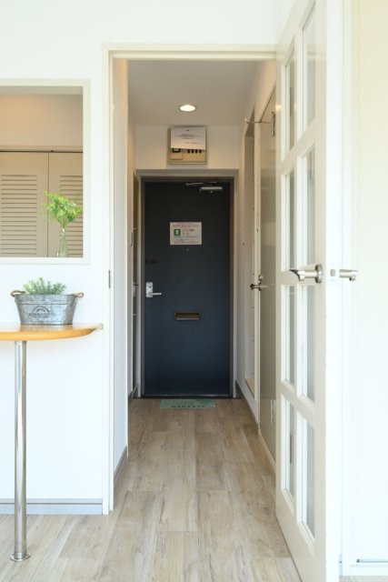 エミグラント成増の玄関|※家具・小物はイメージです