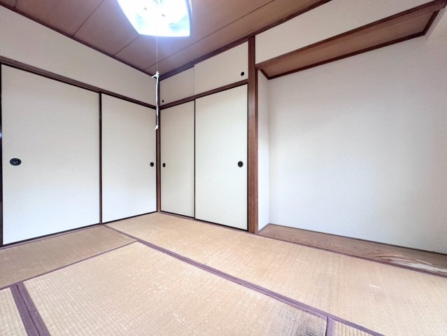 【和室】 | ブルンネン宮前平　宮前平駅約19分/広々南向きバルコニー | ◆子どものスタディ空間として、あるいは書斎やホビールームとして生活スタイルに合わせて使えるプライベートルーム。居心地のいい落ち着いたインテリアが似合います。
