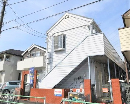 日野市平山４丁目のアパートの外観