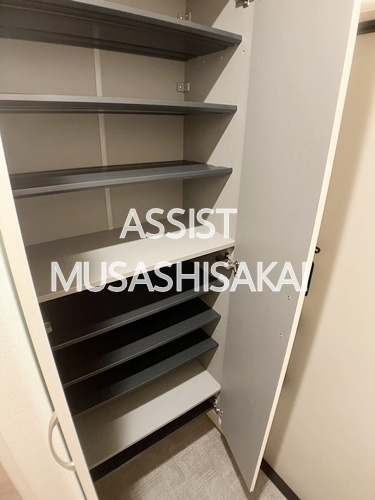 かえでパレスの玄関