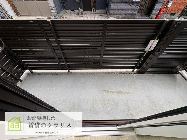 グランナッシム西京極のバルコニー