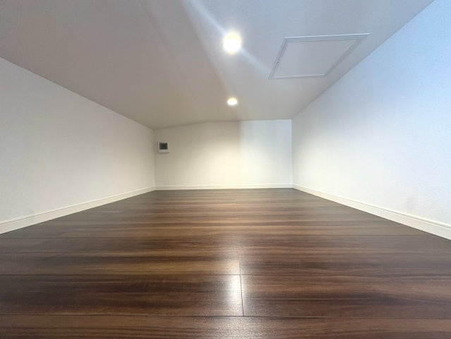亀岡市千代川町小林植田のその他|洋室（約9帖）には、ロフトが付いています。
収納スペースや趣味の空間など、多目的に活用できます！