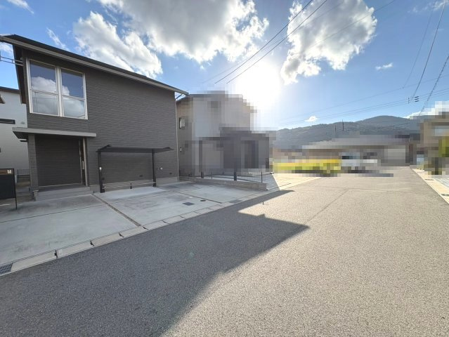 亀岡市千代川町小林植田の前面道路含む現地写真|現況：空き家につき、ご案内可能です。
お気軽にご相談ください！