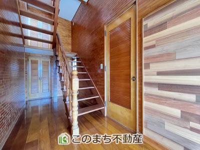 【設備】 | KEM小山市城北1期 | 手すり付きで小さなお子様にも安心の階段スペースです☆
